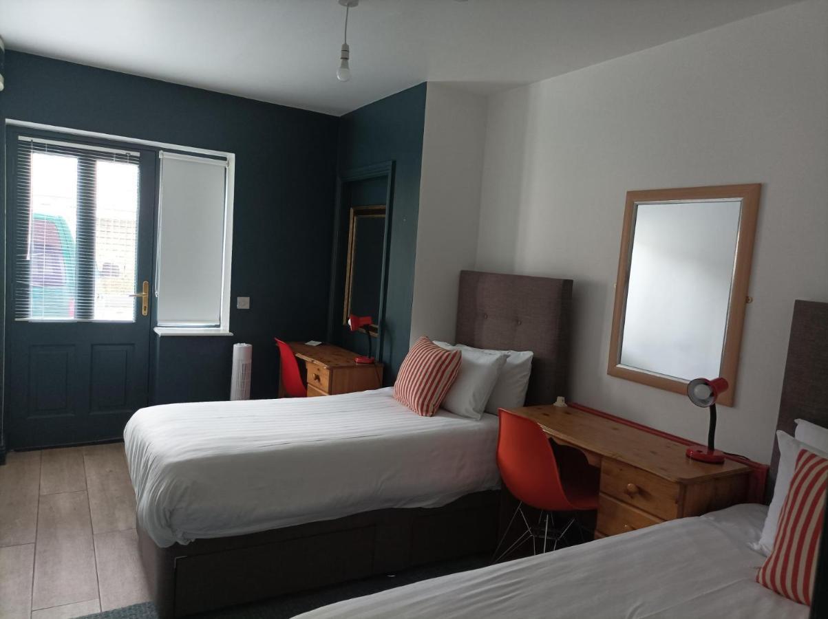 Tom Dick And Harriet'S Accommodation Dublin Exterior photo